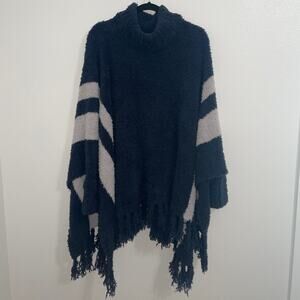BAREFOOT DREAMS CozyChic Beach Poncho Navy and Gray Poncho One Size